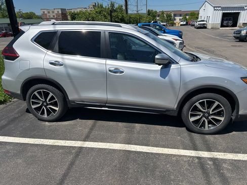 Used 2019 Nissan Rogue SL w/ Premium Package AWD/4WD image 3