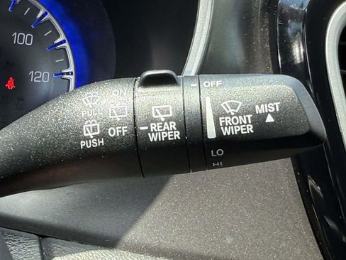 Used 2024 Chrysler Pacifica Touring-L FWD image 22