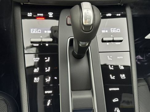 New 2026 Porsche Macan S image 24