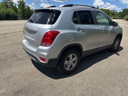 Used 2018 Chevrolet Trax LT w/ LT Convenience Package AWD/4WD image 3