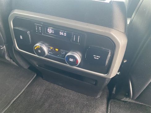 Used 2019 Ford Expedition XLT w/ Equipment Group 202A AWD/4WD image 7