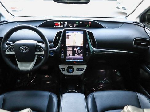 Used 2017 Toyota Prius Prime Advanced image 13