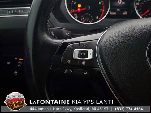 Used 2020 Volkswagen Tiguan SE R-Line image 16