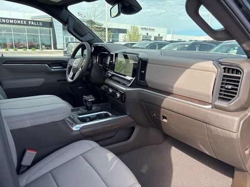 New 2026 GMC Sierra 1500 SLT w/ SLT Premium Plus Package AWD/4WD image 39