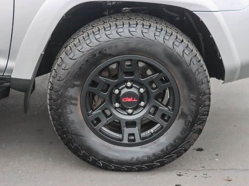 Used 2019 Toyota 4Runner TRD Off-Road image 9