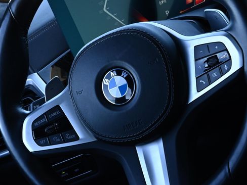 Certified 2024 BMW X7 xDrive40i w/ Executive Package image 23