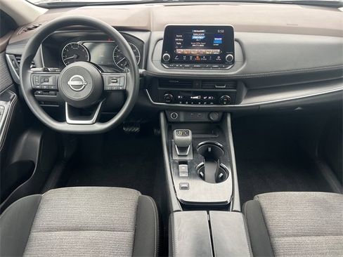 Certified 2023 Nissan Rogue SV image 4