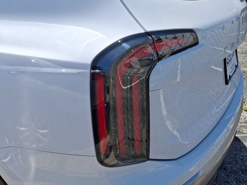 Used 2024 Kia Telluride EX FWD image 10