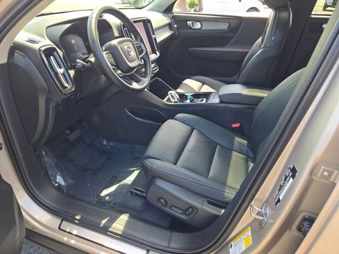 Used 2024 Volvo XC40 B5 Plus AWD/4WD image 26