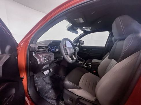 Used 2025 Toyota Tacoma TRD Sport AWD/4WD image 16