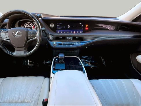Used 2018 Lexus LS 500 w/ Interior Upgrade Package RWD image 16