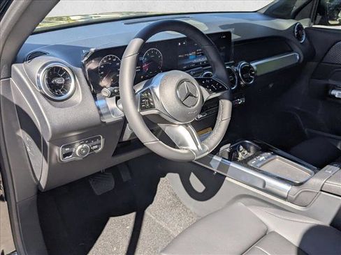Used 2026 Mercedes-Benz GLB 250 image 3