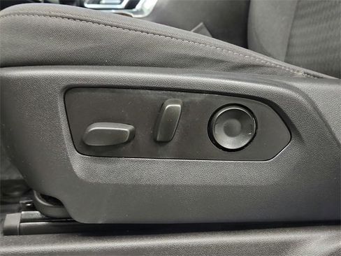 Used 2023 GMC Sierra 1500 Elevation image 28