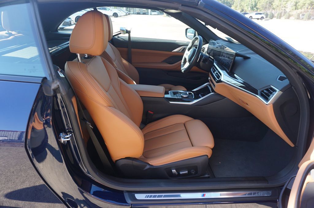 Used 2024 BMW M440i Convertible RWD image 17