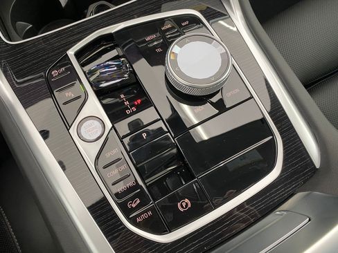 New 2026 BMW X6 xDrive40i w/ Executive Package image 17