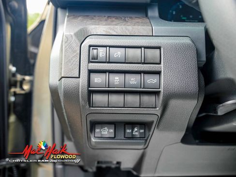 Used 2025 Toyota Tacoma Limited image 23