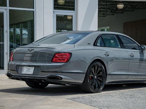 New 2025 Bentley Flying Spur Plug-In Hybrid image 8