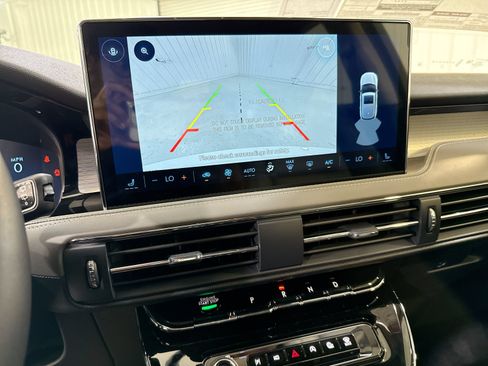New 2026 Lincoln Corsair Premiere w/ Rear Removable Package Tray FWD image 18