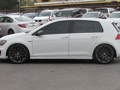 Used 2015 Volkswagen Golf 4-Door FWD image 5