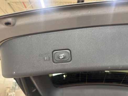 Used 2024 Lincoln Nautilus Reserve w/ Equipment Group 202A image 12