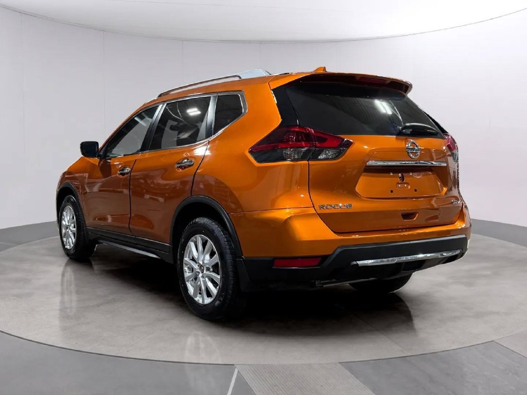 Used 2018 Nissan Rogue SV AWD/4WD image 5