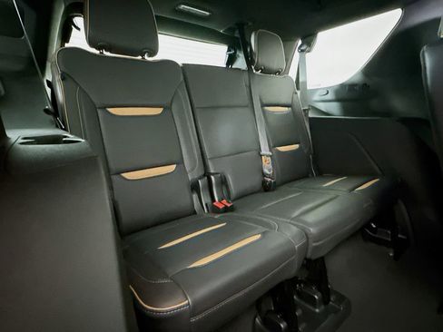 Used 2023 GMC Yukon AT4 w/ AT4 Premium Package AWD/4WD image 33