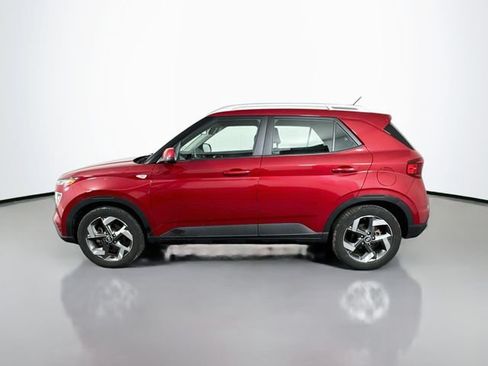 Used 2023 Hyundai Venue SEL FWD image 3