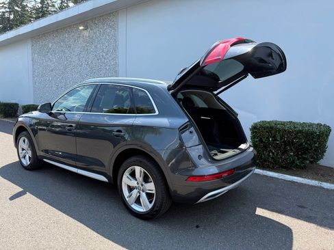 Used 2018 Audi Q5 2.0T Premium Plus w/ Premium Plus Package AWD/4WD image 12