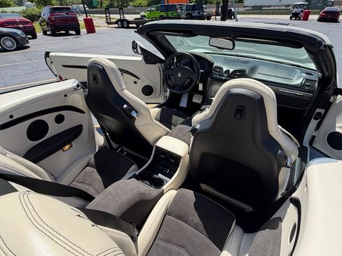 Used 2018 Maserati GranTurismo Sport RWD image 38