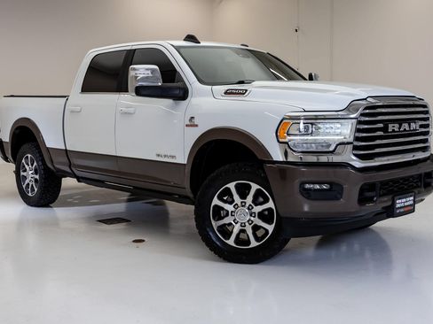 Used 2024 RAM 2500 Limited AWD/4WD image 1