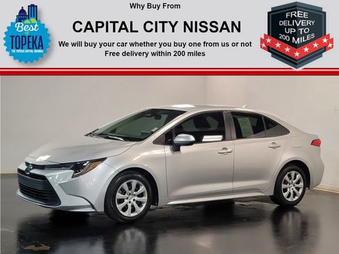 Used 2023 Toyota Corolla LE image 5