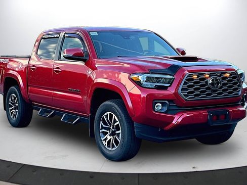Used 2022 Toyota Tacoma TRD Sport AWD/4WD image 2