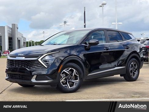 Used 2025 Kia Sportage LX FWD image 1