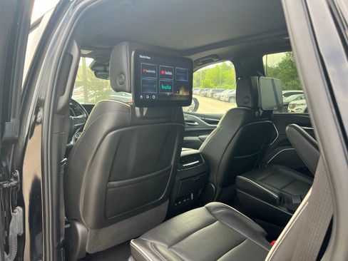 Used 2023 Cadillac Escalade Sport AWD/4WD image 19