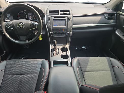 Used 2017 Toyota Camry SE FWD image 9