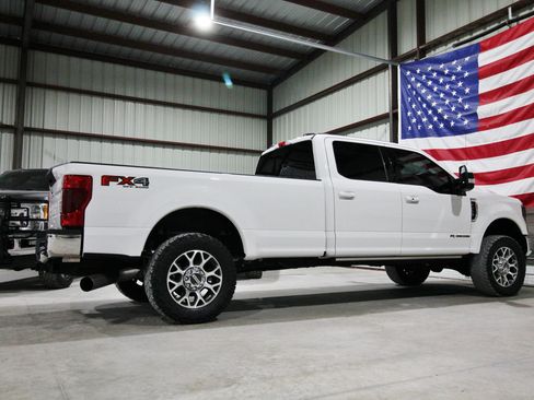 Used 2020 Ford F250 Lariat w/ Lariat Ultimate Package AWD/4WD image 12