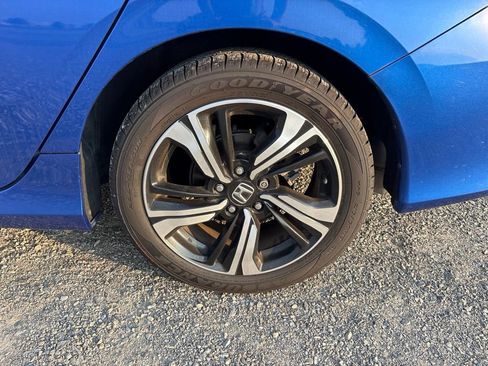 Used 2016 Honda Civic Touring image 6