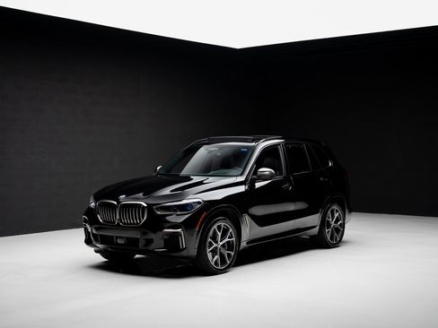 Used 2023 BMW X5 M50i w/ Executive Package image 4