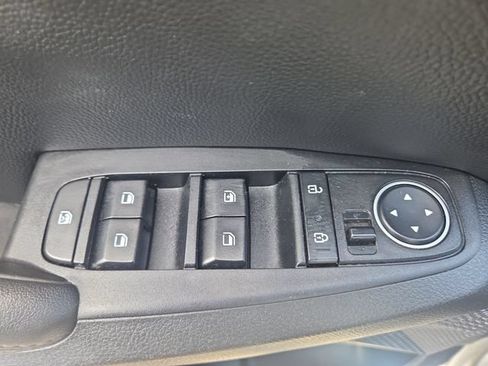 Used 2023 Kia Seltos S FWD image 17
