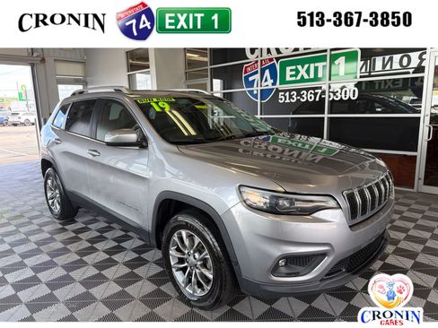 Used 2019 Jeep Cherokee Latitude Plus w/ Comfort/Convenience Group AWD/4WD image 1