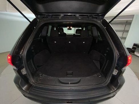 Used 2021 Jeep Grand Cherokee Laredo AWD/4WD image 22