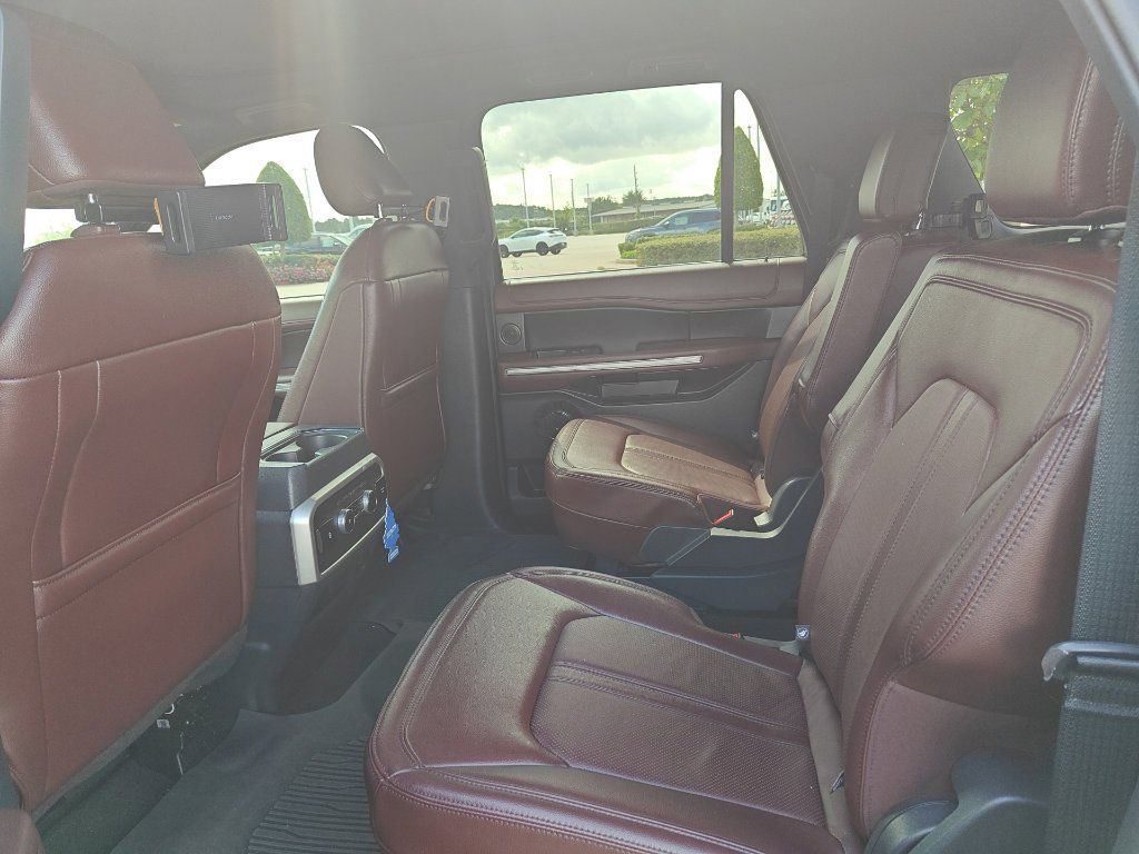 Used 2024 Ford Expedition Max Limited AWD/4WD image 5