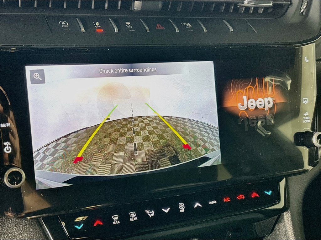 New 2027 Jeep Grand Cherokee Altitude AWD/4WD image 17