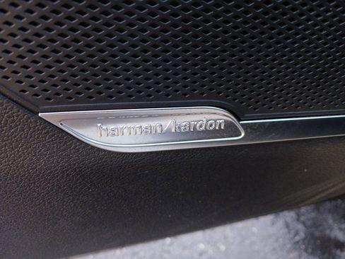 Used 2025 Kia Sportage SX image 29