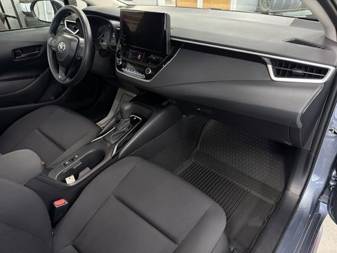 Used 2025 Toyota Corolla LE w/ LE Premium Package FWD image 30
