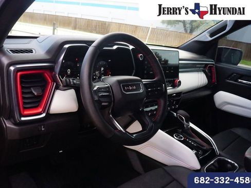 Used 2024 GMC Canyon AT4X image 18