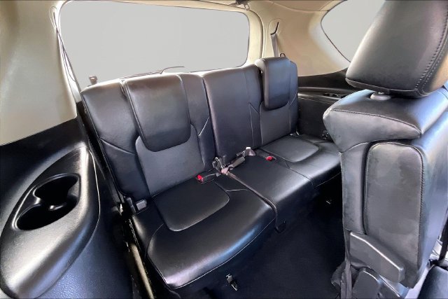 Used 2024 Nissan Armada SV RWD image 18