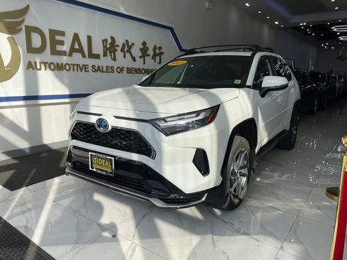 Used 2023 Toyota RAV4 SE w/ Weather & Moonroof Package AWD/4WD image 3