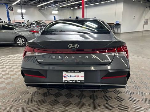 Used 2025 Hyundai Elantra Limited FWD image 10