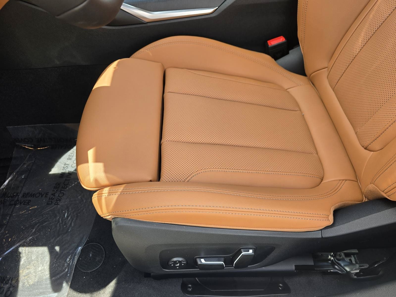 New 2026 BMW 330i Sedan w/ M Sport Package RWD image 6